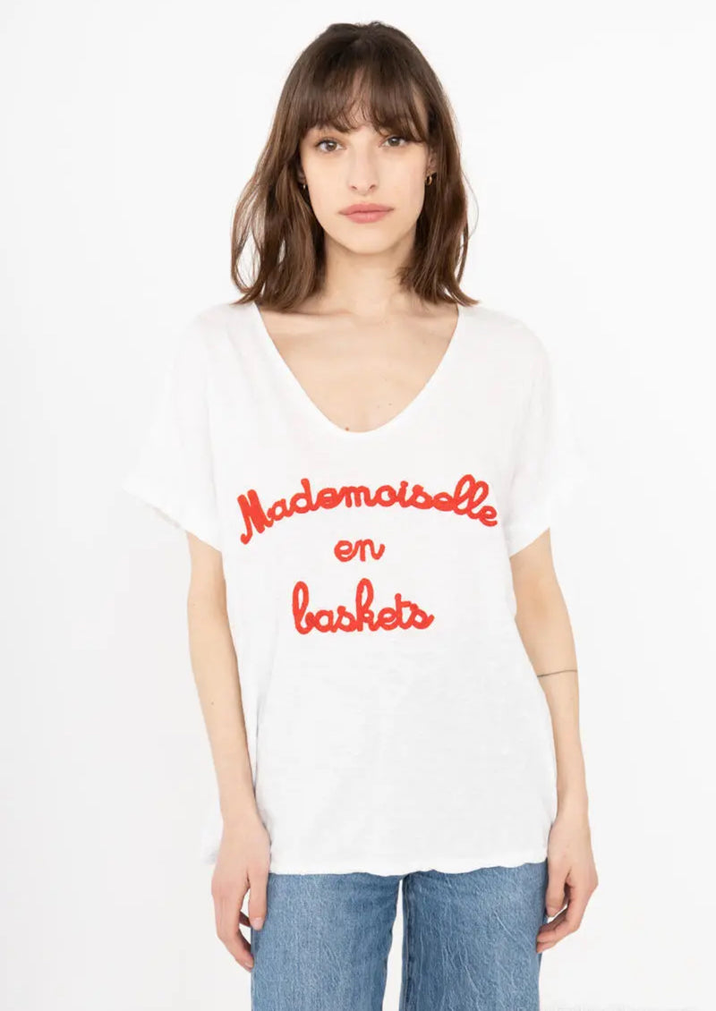 Ti-shirt rouge mademoiselle en basket