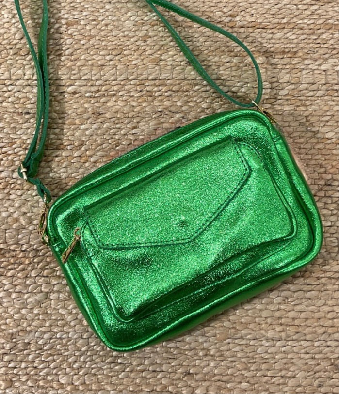 sac cuir irisé vert pomme à bandoulière poche devant 